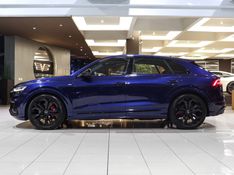 Audi Q8 3.0 TFSI GASOLINA PERFORMANCE BLACK QUATTRO TIPTRONIC 2022/2022 VIA BELLA VEÍCULOS ESPECIAIS CAXIAS DO SUL / Carros no Vale