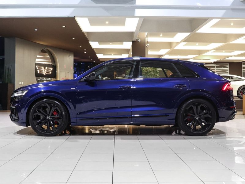 Audi Q8 3.0 TFSI GASOLINA PERFORMANCE BLACK QUATTRO TIPTRONIC 2022/2022 VIA BELLA VEÍCULOS ESPECIAIS CAXIAS DO SUL / Carros no Vale Audi Q8 3.0 TFSI GASOLINA PERFORMANCE BLACK QUATTRO TIPTRONIC 2022/2022 VIA BELLA VEÍCULOS ESPECIAIS CAXIAS DO SUL / Carros no Vale