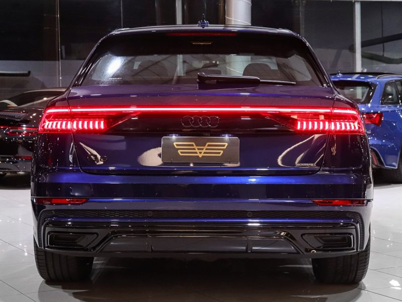 Audi Q8 3.0 TFSI GASOLINA PERFORMANCE BLACK QUATTRO TIPTRONIC 2022/2022 VIA BELLA VEÍCULOS ESPECIAIS CAXIAS DO SUL / Carros no Vale Audi Q8 3.0 TFSI GASOLINA PERFORMANCE BLACK QUATTRO TIPTRONIC 2022/2022 VIA BELLA VEÍCULOS ESPECIAIS CAXIAS DO SUL / Carros no Vale