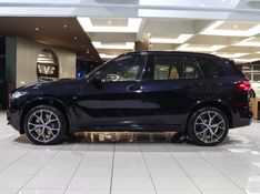 BMW X5 3.0 I6 TURBO HÍBRIDO XDRIVE50E M SPORT AUTOMÁTICO 2025/2025 VIA BELLA VEÍCULOS ESPECIAIS CAXIAS DO SUL / Carros no Vale