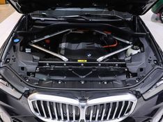 BMW X5 3.0 I6 TURBO HÍBRIDO XDRIVE50E M SPORT AUTOMÁTICO 2025/2025 VIA BELLA VEÍCULOS ESPECIAIS CAXIAS DO SUL / Carros no Vale