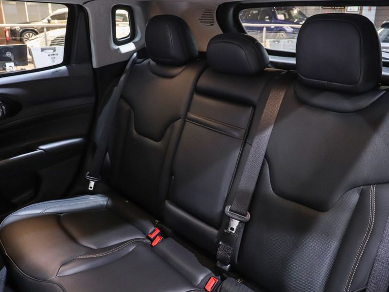 JEEP COMPASS 1.3 T270 TURBO FLEX LIMITED AT6 2021/2022 VIA BELLA VEÍCULOS ESPECIAIS CAXIAS DO SUL / Carros no Vale