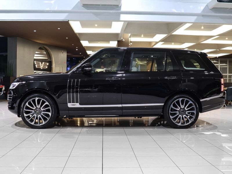 Land Rover RANGE ROVER VOGUE 5.0 SV AUTOBIOGRAPHY LWB SUPERCHARGED 4X4 V8 32V GASOLINA 4P AUTOMÁTICO 2019/2020 VIA BELLA VEÍCULOS ESPECIAIS CAXIAS DO SUL / Carros no Vale Land Rover RANGE ROVER VOGUE 5.0 SV AUTOBIOGRAPHY LWB SUPERCHARGED 4X4 V8 32V GASOLINA 4P AUTOMÁTICO 2019/2020 VIA BELLA VEÍCULOS ESPECIAIS CAXIAS DO SUL / Carros no Vale