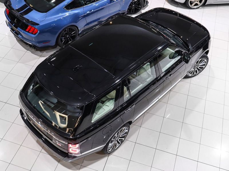 Land Rover RANGE ROVER VOGUE 5.0 SV AUTOBIOGRAPHY LWB SUPERCHARGED 4X4 V8 32V GASOLINA 4P AUTOMÁTICO 2019/2020 VIA BELLA VEÍCULOS ESPECIAIS CAXIAS DO SUL / Carros no Vale Land Rover RANGE ROVER VOGUE 5.0 SV AUTOBIOGRAPHY LWB SUPERCHARGED 4X4 V8 32V GASOLINA 4P AUTOMÁTICO 2019/2020 VIA BELLA VEÍCULOS ESPECIAIS CAXIAS DO SUL / Carros no Vale