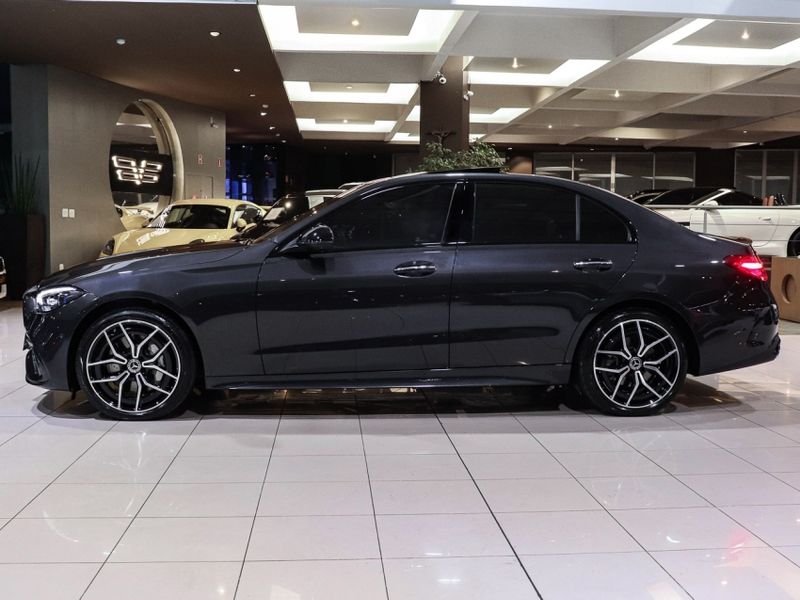 Mercedes-Benz C 300 2.0 EQ BOOST HÍBRIDO AMG LINE 9G-TRONIC 2021/2022 VIA BELLA VEÍCULOS ESPECIAIS CAXIAS DO SUL / Carros no Vale Mercedes-Benz C 300 2.0 EQ BOOST HÍBRIDO AMG LINE 9G-TRONIC 2021/2022 VIA BELLA VEÍCULOS ESPECIAIS CAXIAS DO SUL / Carros no Vale