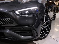 Mercedes-Benz C 300 2.0 EQ BOOST HÍBRIDO AMG LINE 9G-TRONIC 2021/2022 VIA BELLA VEÍCULOS ESPECIAIS CAXIAS DO SUL / Carros no Vale