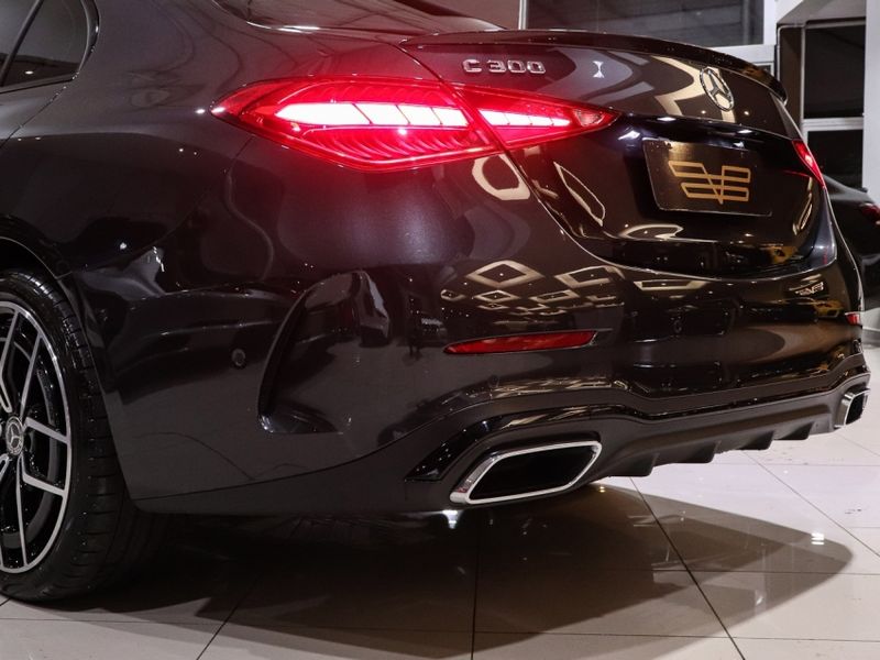Mercedes-Benz C 300 2.0 EQ BOOST HÍBRIDO AMG LINE 9G-TRONIC 2021/2022 VIA BELLA VEÍCULOS ESPECIAIS CAXIAS DO SUL / Carros no Vale Mercedes-Benz C 300 2.0 EQ BOOST HÍBRIDO AMG LINE 9G-TRONIC 2021/2022 VIA BELLA VEÍCULOS ESPECIAIS CAXIAS DO SUL / Carros no Vale