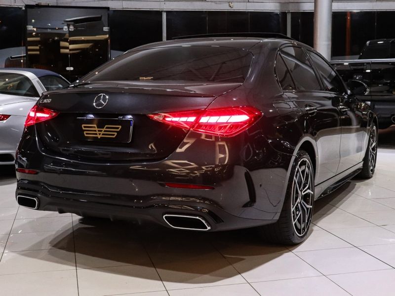Mercedes-Benz C 300 2.0 EQ BOOST HÍBRIDO AMG LINE 9G-TRONIC 2021/2022 VIA BELLA VEÍCULOS ESPECIAIS CAXIAS DO SUL / Carros no Vale Mercedes-Benz C 300 2.0 EQ BOOST HÍBRIDO AMG LINE 9G-TRONIC 2021/2022 VIA BELLA VEÍCULOS ESPECIAIS CAXIAS DO SUL / Carros no Vale