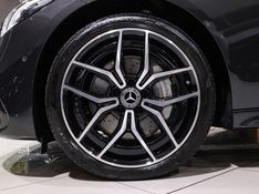 Mercedes-Benz C 300 2.0 EQ BOOST HÍBRIDO AMG LINE 9G-TRONIC 2021/2022 VIA BELLA VEÍCULOS ESPECIAIS CAXIAS DO SUL / Carros no Vale