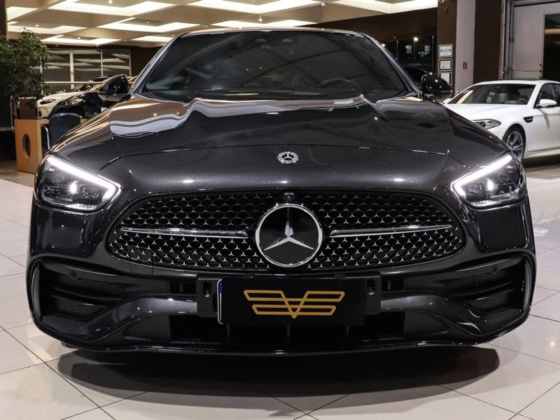 Mercedes-Benz C 300 2.0 EQ BOOST HÍBRIDO AMG LINE 9G-TRONIC 2021/2022 VIA BELLA VEÍCULOS ESPECIAIS CAXIAS DO SUL / Carros no Vale Mercedes-Benz C 300 2.0 EQ BOOST HÍBRIDO AMG LINE 9G-TRONIC 2021/2022 VIA BELLA VEÍCULOS ESPECIAIS CAXIAS DO SUL / Carros no Vale