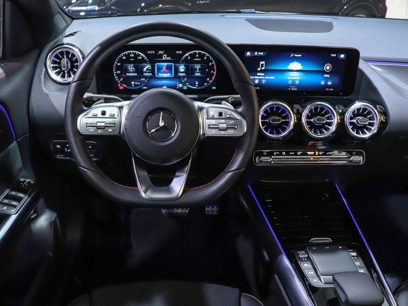 Mercedes-Benz GLA 200 1.3 GCI GASOLINA AMG LINE 7G-DCT 2022/2022 VIA BELLA VEÍCULOS ESPECIAIS CAXIAS DO SUL / Carros no Vale Mercedes-Benz GLA 200 1.3 GCI GASOLINA AMG LINE 7G-DCT 2022/2022 VIA BELLA VEÍCULOS ESPECIAIS CAXIAS DO SUL / Carros no Vale