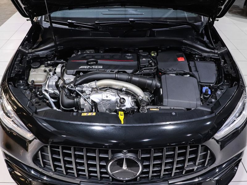 Mercedes-Benz GLA 35 AMG 2.0 CGI GASOLINA 4MATIC SPEEDSHIFT 2022/2022 VIA BELLA VEÍCULOS ESPECIAIS CAXIAS DO SUL / Carros no Vale Mercedes-Benz GLA 35 AMG 2.0 CGI GASOLINA 4MATIC SPEEDSHIFT 2022/2022 VIA BELLA VEÍCULOS ESPECIAIS CAXIAS DO SUL / Carros no Vale
