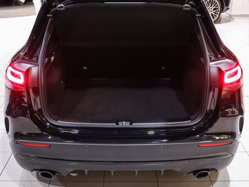 Mercedes-Benz GLA 35 AMG 2.0 CGI GASOLINA 4MATIC SPEEDSHIFT 2022/2022 VIA BELLA VEÍCULOS ESPECIAIS CAXIAS DO SUL / Carros no Vale Mercedes-Benz GLA 35 AMG 2.0 CGI GASOLINA 4MATIC SPEEDSHIFT 2022/2022 VIA BELLA VEÍCULOS ESPECIAIS CAXIAS DO SUL / Carros no Vale