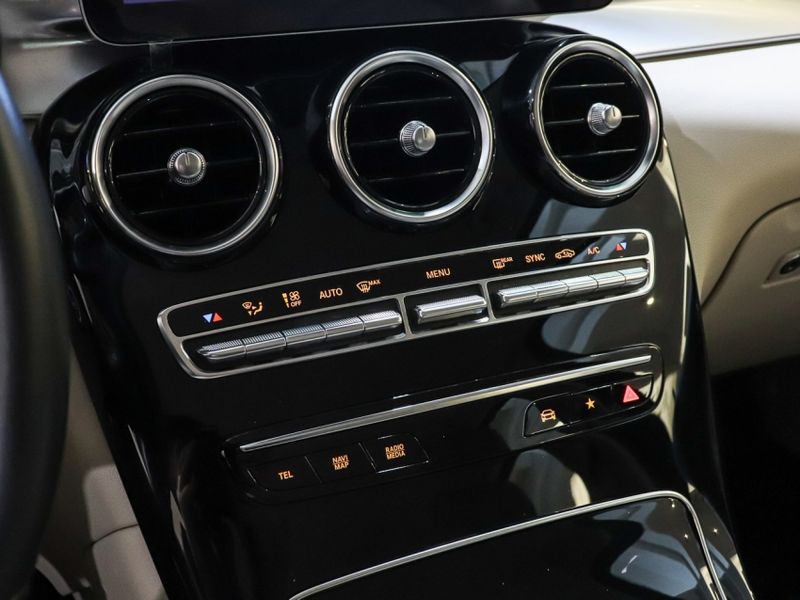 Mercedes-Benz GLC 220d 2.0 TURBO DIESEL OFF-ROAD 9G-TRONIC 2022/2022 VIA BELLA VEÍCULOS ESPECIAIS CAXIAS DO SUL / Carros no Vale Mercedes-Benz GLC 220d 2.0 TURBO DIESEL OFF-ROAD 9G-TRONIC 2022/2022 VIA BELLA VEÍCULOS ESPECIAIS CAXIAS DO SUL / Carros no Vale