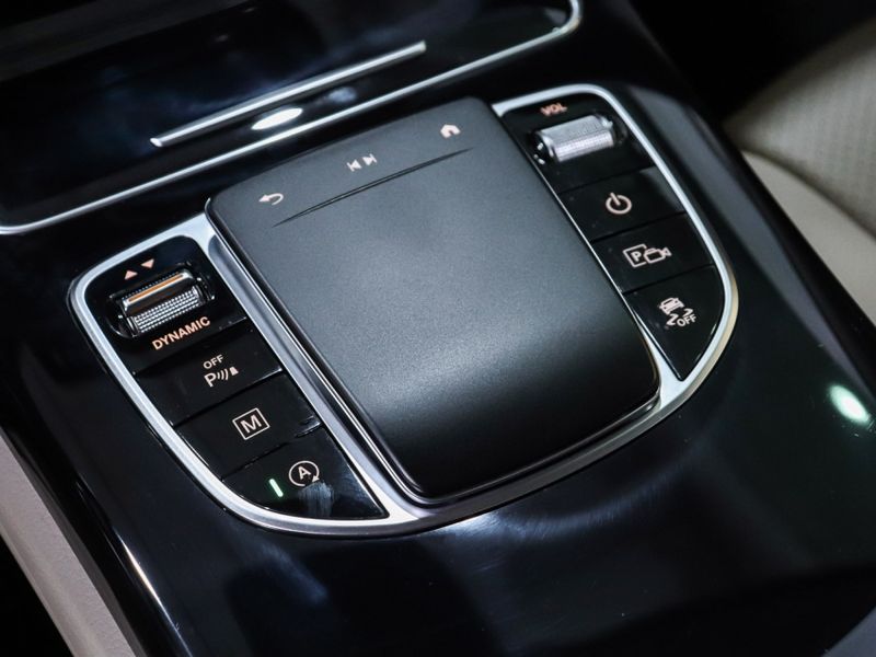 Mercedes-Benz GLC 220d 2.0 TURBO DIESEL OFF-ROAD 9G-TRONIC 2022/2022 VIA BELLA VEÍCULOS ESPECIAIS CAXIAS DO SUL / Carros no Vale Mercedes-Benz GLC 220d 2.0 TURBO DIESEL OFF-ROAD 9G-TRONIC 2022/2022 VIA BELLA VEÍCULOS ESPECIAIS CAXIAS DO SUL / Carros no Vale