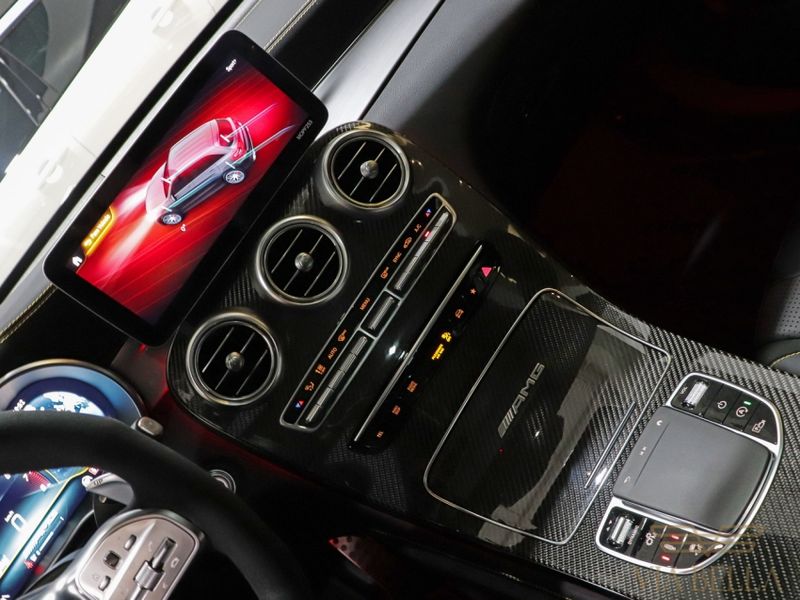 Mercedes-Benz GLC 63 AMG 4.0 V8 TURBO GASOLINA 4MATIC+ SPEEDSHIFT 2020/2020 VIA BELLA VEÍCULOS ESPECIAIS CAXIAS DO SUL / Carros no Vale Mercedes-Benz GLC 63 AMG 4.0 V8 TURBO GASOLINA 4MATIC+ SPEEDSHIFT 2020/2020 VIA BELLA VEÍCULOS ESPECIAIS CAXIAS DO SUL / Carros no Vale