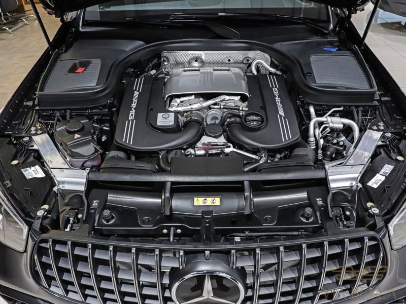 Mercedes-Benz GLC 63 AMG 4.0 V8 TURBO GASOLINA 4MATIC+ SPEEDSHIFT 2020/2020 VIA BELLA VEÍCULOS ESPECIAIS CAXIAS DO SUL / Carros no Vale Mercedes-Benz GLC 63 AMG 4.0 V8 TURBO GASOLINA 4MATIC+ SPEEDSHIFT 2020/2020 VIA BELLA VEÍCULOS ESPECIAIS CAXIAS DO SUL / Carros no Vale
