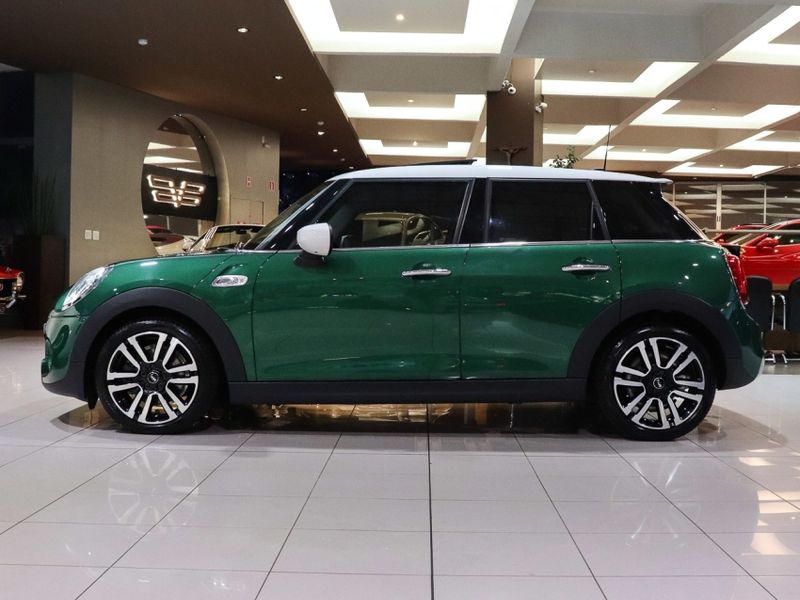 Mini COOPER 2.0 16V TWINPOWER GASOLINA S 4P STEPTRONIC 2020/2021 VIA BELLA VEÍCULOS ESPECIAIS CAXIAS DO SUL / Carros no Vale