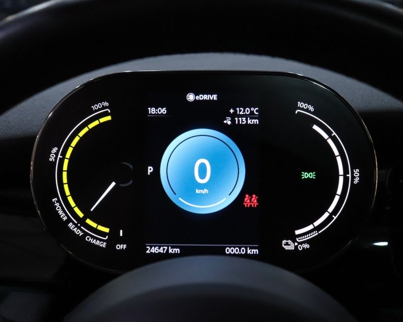 Mini COOPER SE EXCLUSIVE 2P ELÉTRICO 2021/2022 VIA BELLA VEÍCULOS ESPECIAIS CAXIAS DO SUL / Carros no Vale Mini COOPER SE EXCLUSIVE 2P ELÉTRICO 2021/2022 VIA BELLA VEÍCULOS ESPECIAIS CAXIAS DO SUL / Carros no Vale