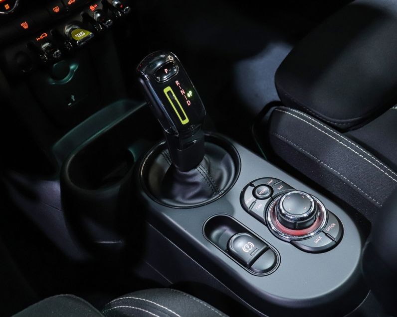 Mini COOPER SE EXCLUSIVE 2P ELÉTRICO 2021/2022 VIA BELLA VEÍCULOS ESPECIAIS CAXIAS DO SUL / Carros no Vale Mini COOPER SE EXCLUSIVE 2P ELÉTRICO 2021/2022 VIA BELLA VEÍCULOS ESPECIAIS CAXIAS DO SUL / Carros no Vale
