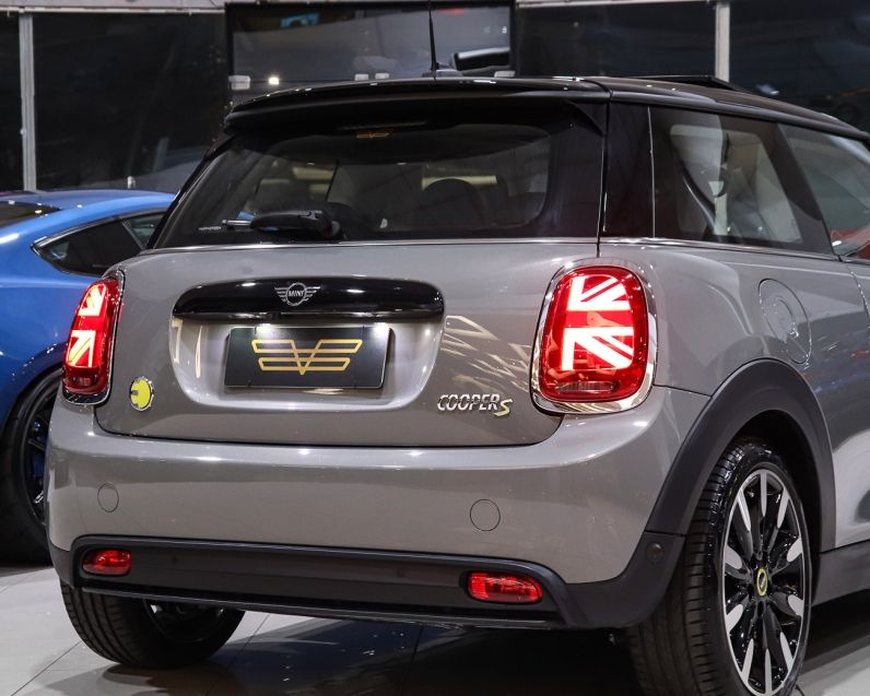 Mini COOPER SE EXCLUSIVE 2P ELÉTRICO 2021/2022 VIA BELLA VEÍCULOS ESPECIAIS CAXIAS DO SUL / Carros no Vale Mini COOPER SE EXCLUSIVE 2P ELÉTRICO 2021/2022 VIA BELLA VEÍCULOS ESPECIAIS CAXIAS DO SUL / Carros no Vale