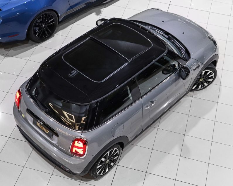Mini COOPER SE EXCLUSIVE 2P ELÉTRICO 2021/2022 VIA BELLA VEÍCULOS ESPECIAIS CAXIAS DO SUL / Carros no Vale Mini COOPER SE EXCLUSIVE 2P ELÉTRICO 2021/2022 VIA BELLA VEÍCULOS ESPECIAIS CAXIAS DO SUL / Carros no Vale