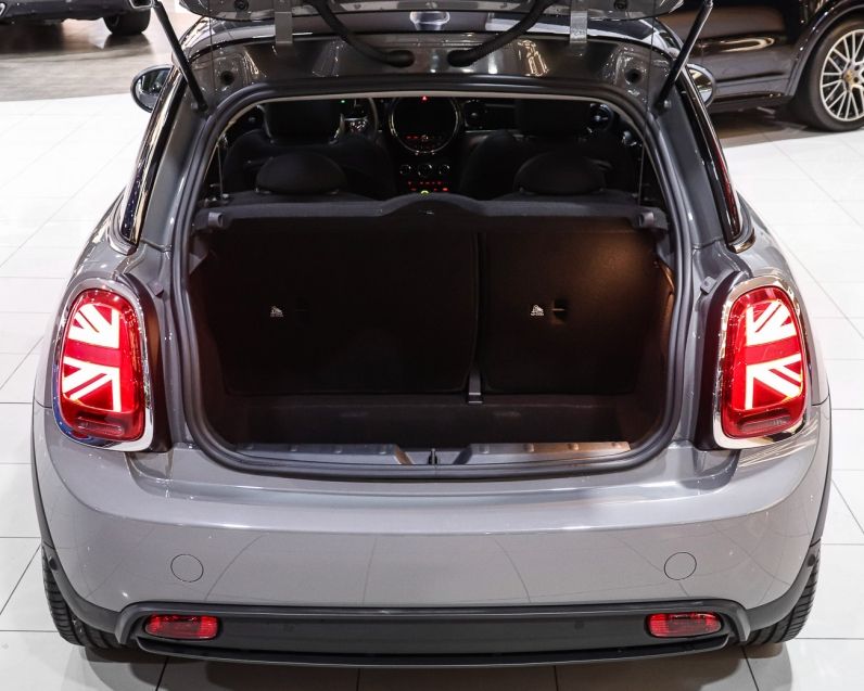 Mini COOPER SE EXCLUSIVE 2P ELÉTRICO 2021/2022 VIA BELLA VEÍCULOS ESPECIAIS CAXIAS DO SUL / Carros no Vale Mini COOPER SE EXCLUSIVE 2P ELÉTRICO 2021/2022 VIA BELLA VEÍCULOS ESPECIAIS CAXIAS DO SUL / Carros no Vale