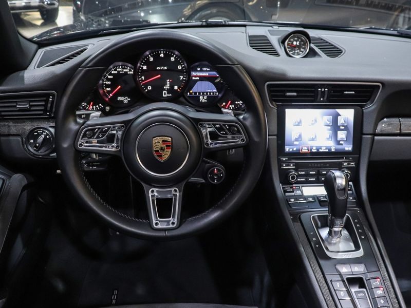 Porsche 911 3.0 24V H6 GASOLINA TARGA 4 GTS PDK 2019/2019 VIA BELLA VEÍCULOS ESPECIAIS CAXIAS DO SUL / Carros no Vale