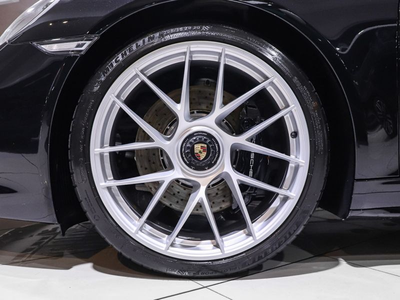 Porsche 911 3.0 24V H6 GASOLINA TARGA 4 GTS PDK 2019/2019 VIA BELLA VEÍCULOS ESPECIAIS CAXIAS DO SUL / Carros no Vale