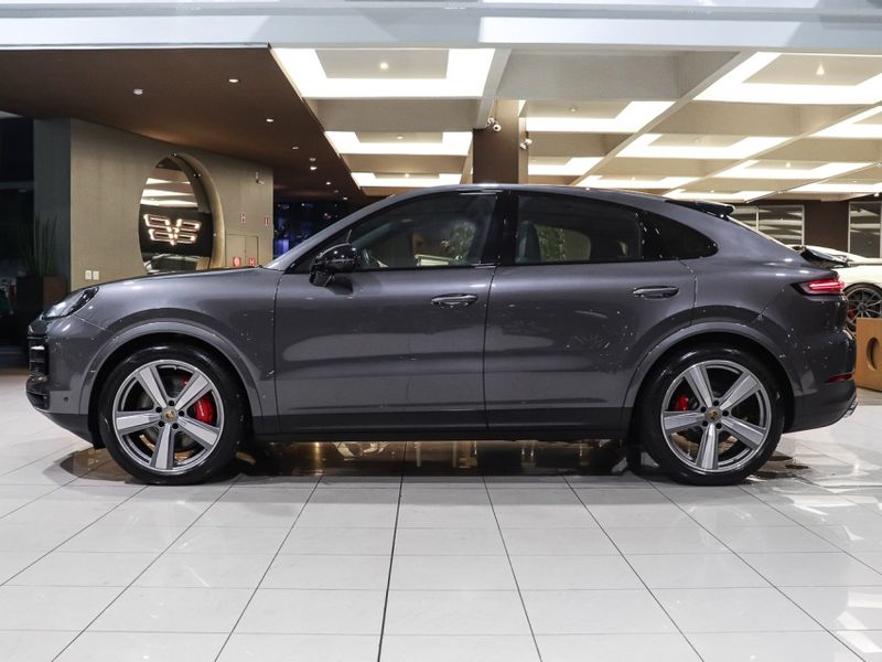 Porsche CAYENNE 4.0 V8 GASOLINA S COUPÉ AWD TIPTRONIC S 2023/2024 VIA BELLA VEÍCULOS ESPECIAIS CAXIAS DO SUL / Carros no Vale