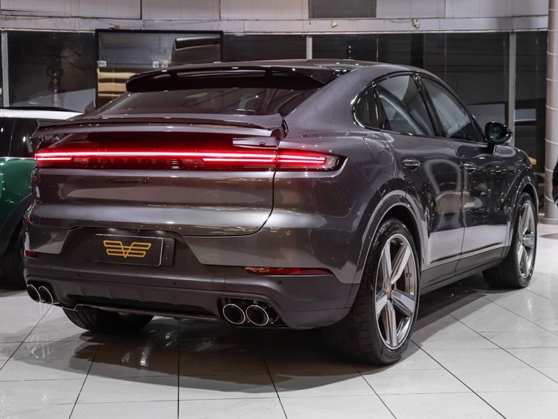 Porsche CAYENNE 4.0 V8 GASOLINA S COUPÉ AWD TIPTRONIC S 2023/2024 VIA BELLA VEÍCULOS ESPECIAIS CAXIAS DO SUL / Carros no Vale