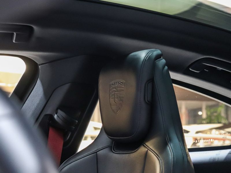 Porsche TAYCAN 4S ELÉTRICO 2023/2024 VIA BELLA VEÍCULOS ESPECIAIS CAXIAS DO SUL / Carros no Vale Porsche TAYCAN 4S ELÉTRICO 2023/2024 VIA BELLA VEÍCULOS ESPECIAIS CAXIAS DO SUL / Carros no Vale
