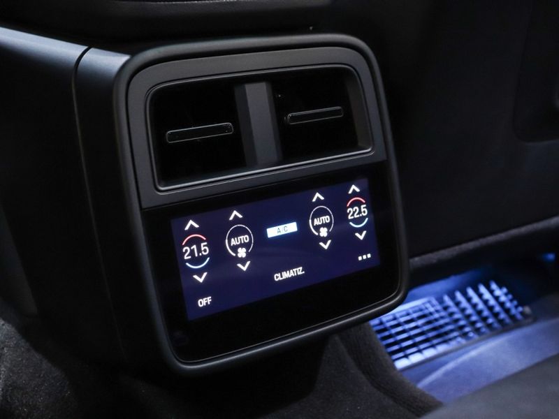 Porsche TAYCAN 4S ELÉTRICO 2023/2024 VIA BELLA VEÍCULOS ESPECIAIS CAXIAS DO SUL / Carros no Vale Porsche TAYCAN 4S ELÉTRICO 2023/2024 VIA BELLA VEÍCULOS ESPECIAIS CAXIAS DO SUL / Carros no Vale