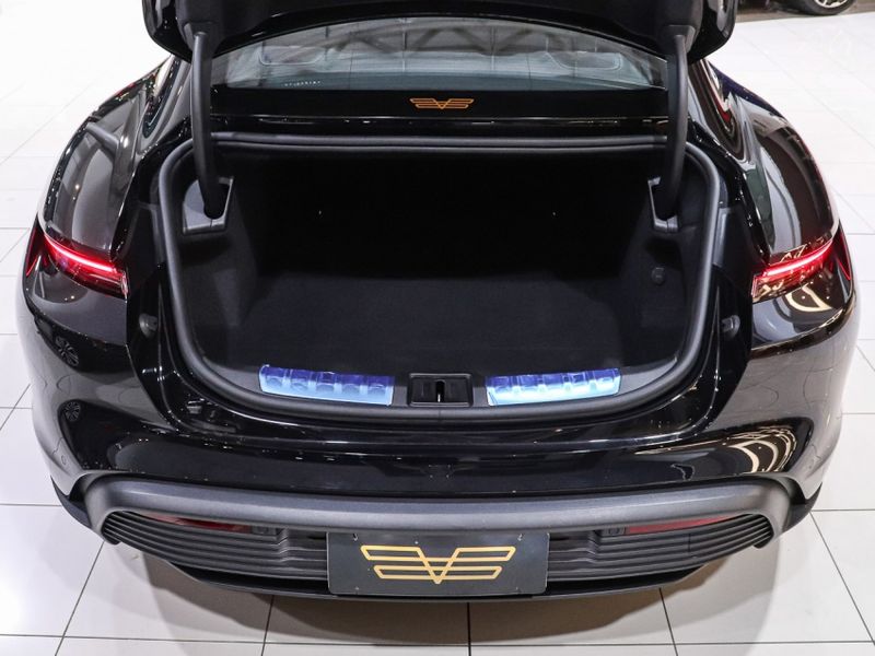Porsche TAYCAN 4S ELÉTRICO 2023/2024 VIA BELLA VEÍCULOS ESPECIAIS CAXIAS DO SUL / Carros no Vale Porsche TAYCAN 4S ELÉTRICO 2023/2024 VIA BELLA VEÍCULOS ESPECIAIS CAXIAS DO SUL / Carros no Vale