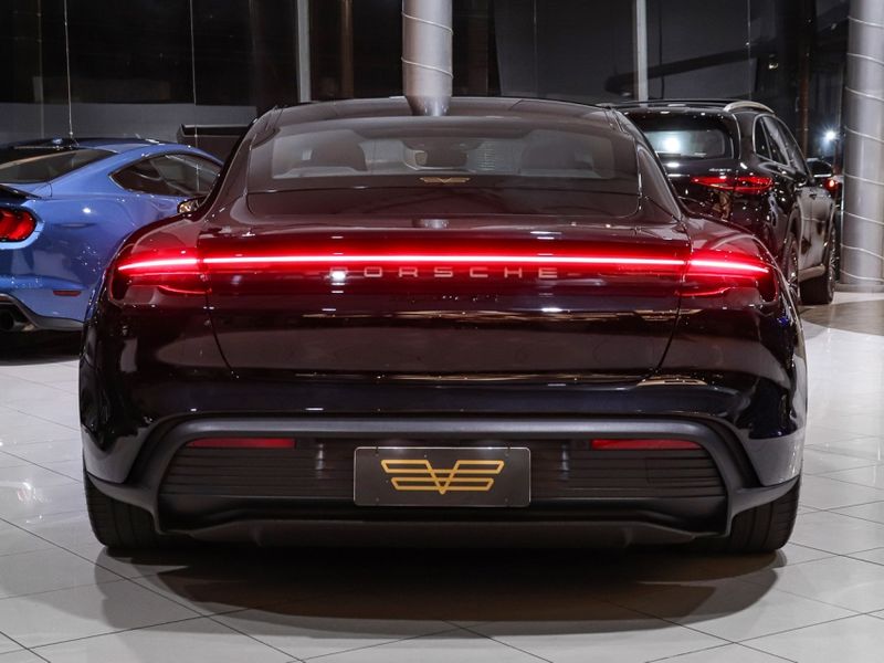 Porsche TAYCAN 4S ELÉTRICO 2023/2024 VIA BELLA VEÍCULOS ESPECIAIS CAXIAS DO SUL / Carros no Vale Porsche TAYCAN 4S ELÉTRICO 2023/2024 VIA BELLA VEÍCULOS ESPECIAIS CAXIAS DO SUL / Carros no Vale