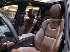 Volvo XC90 2.0 T8 HYBRID INSCRIPTION EXPRESSION AWD GEARTRONIC 2022/2022 VIA BELLA VEÍCULOS ESPECIAIS CAXIAS DO SUL / Carros no Vale