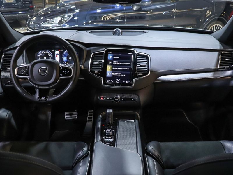 Volvo XC90 2.0 T8 HYBRID R-DESIGN AWD GEARTRONIC 2020/2020 VIA BELLA VEÍCULOS ESPECIAIS CAXIAS DO SUL / Carros no Vale