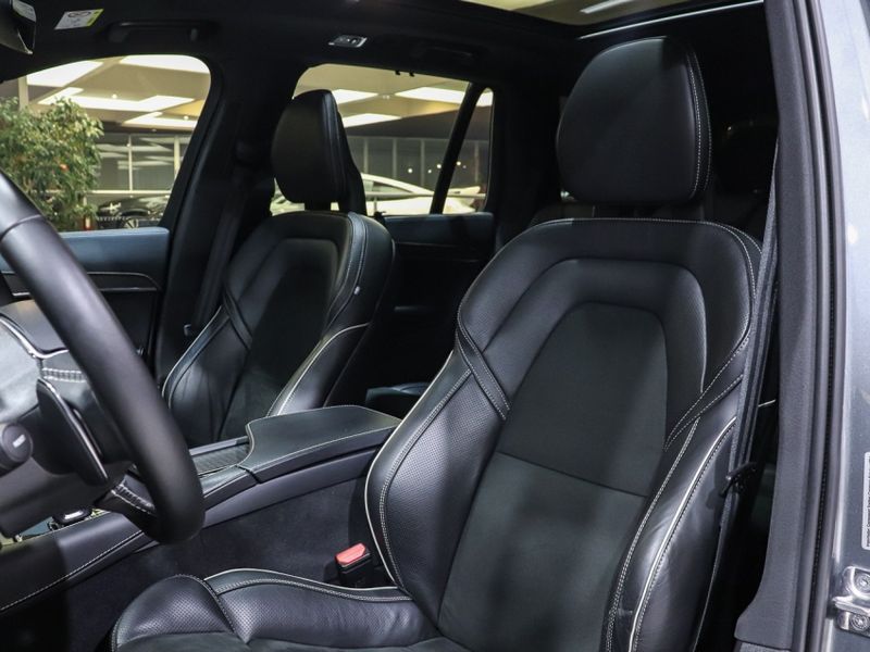 Volvo XC90 2.0 T8 HYBRID R-DESIGN AWD GEARTRONIC 2020/2020 VIA BELLA VEÍCULOS ESPECIAIS CAXIAS DO SUL / Carros no Vale