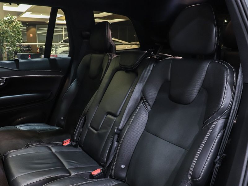 Volvo XC90 2.0 T8 HYBRID R-DESIGN AWD GEARTRONIC 2020/2020 VIA BELLA VEÍCULOS ESPECIAIS CAXIAS DO SUL / Carros no Vale