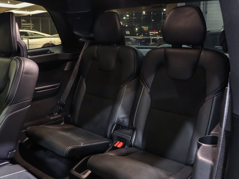 Volvo XC90 2.0 T8 HYBRID R-DESIGN AWD GEARTRONIC 2020/2020 VIA BELLA VEÍCULOS ESPECIAIS CAXIAS DO SUL / Carros no Vale