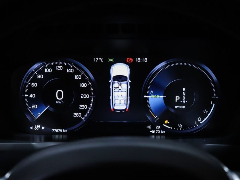 Volvo XC90 2.0 T8 HYBRID R-DESIGN AWD GEARTRONIC 2020/2020 VIA BELLA VEÍCULOS ESPECIAIS CAXIAS DO SUL / Carros no Vale