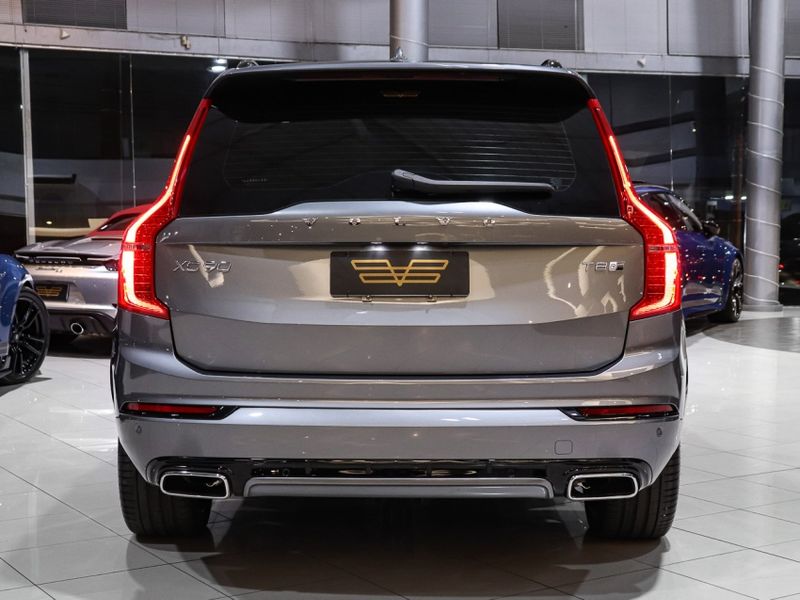 Volvo XC90 2.0 T8 HYBRID R-DESIGN AWD GEARTRONIC 2020/2020 VIA BELLA VEÍCULOS ESPECIAIS CAXIAS DO SUL / Carros no Vale
