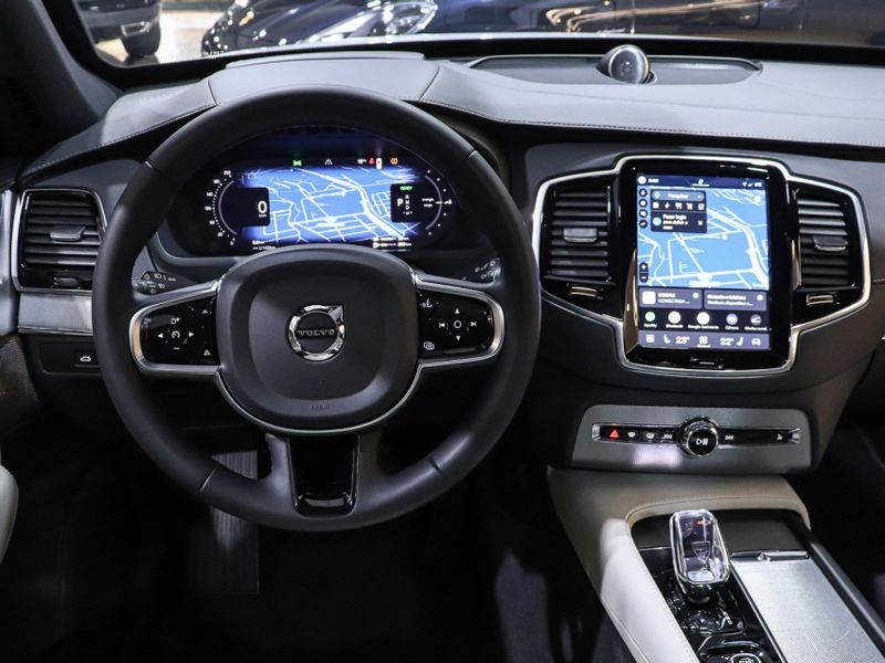 Volvo XC90 2.0 T8 RECHARGE ULTIMATE DARK AWD GEARTRONIC 2022/2023 VIA BELLA VEÍCULOS ESPECIAIS CAXIAS DO SUL / Carros no Vale