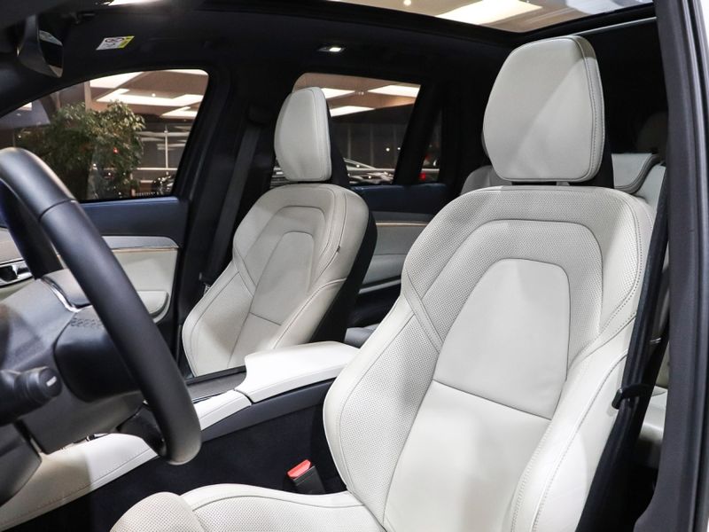 Volvo XC90 2.0 T8 RECHARGE ULTIMATE DARK AWD GEARTRONIC 2022/2023 VIA BELLA VEÍCULOS ESPECIAIS CAXIAS DO SUL / Carros no Vale