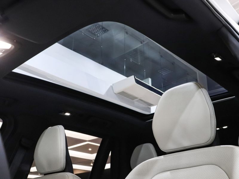 Volvo XC90 2.0 T8 RECHARGE ULTIMATE DARK AWD GEARTRONIC 2022/2023 VIA BELLA VEÍCULOS ESPECIAIS CAXIAS DO SUL / Carros no Vale