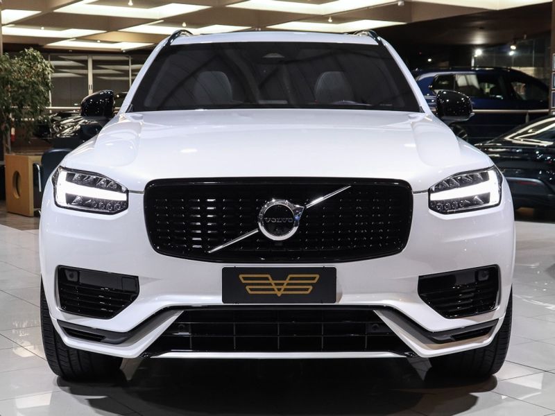 Volvo XC90 2.0 T8 RECHARGE ULTIMATE DARK AWD GEARTRONIC 2022/2023 VIA BELLA VEÍCULOS ESPECIAIS CAXIAS DO SUL / Carros no Vale