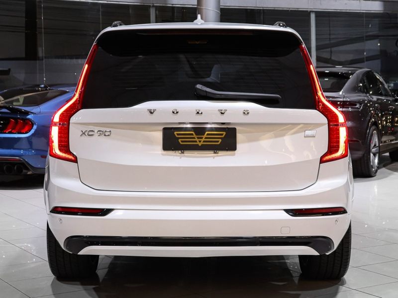 Volvo XC90 2.0 T8 RECHARGE ULTIMATE DARK AWD GEARTRONIC 2022/2023 VIA BELLA VEÍCULOS ESPECIAIS CAXIAS DO SUL / Carros no Vale