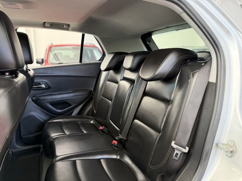 CHEVROLET TRACKER LTZ 1.4 TURBO AT6 2017 SÓ MOTOS E AUTOMÓVEIS SANTA CRUZ DO SUL / Carros no Vale