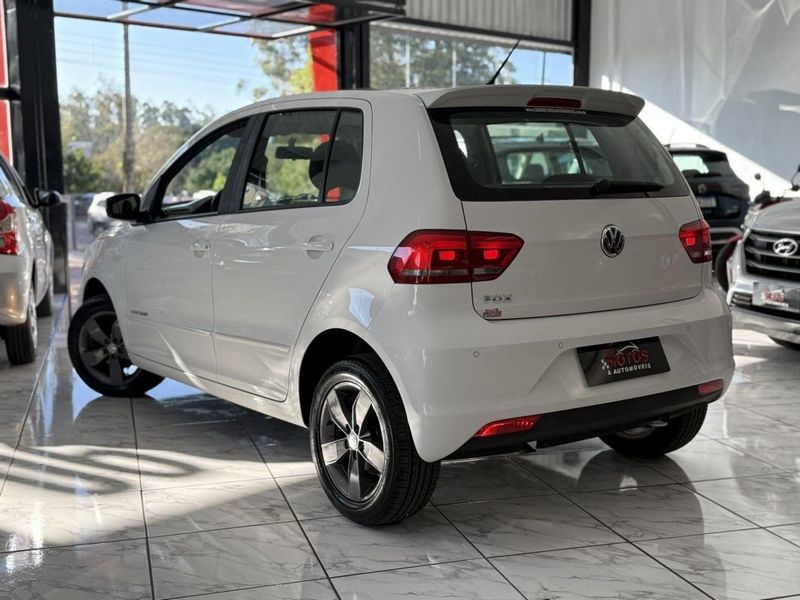 VOLKSWAGEN FOX COMFORTLINE 1.0 2017 SÓ MOTOS E AUTOMÓVEIS SANTA CRUZ DO SUL / Carros no Vale VOLKSWAGEN FOX COMFORTLINE 1.0 2017 SÓ MOTOS E AUTOMÓVEIS SANTA CRUZ DO SUL / Carros no Vale