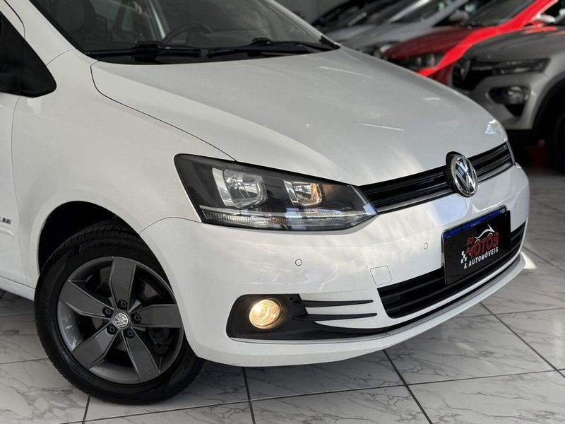 VOLKSWAGEN FOX COMFORTLINE 1.0 2017 SÓ MOTOS E AUTOMÓVEIS SANTA CRUZ DO SUL / Carros no Vale VOLKSWAGEN FOX COMFORTLINE 1.0 2017 SÓ MOTOS E AUTOMÓVEIS SANTA CRUZ DO SUL / Carros no Vale
